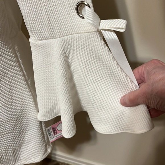 Coco Bianca white aline blouse. Sz small - Picture 3 of 8